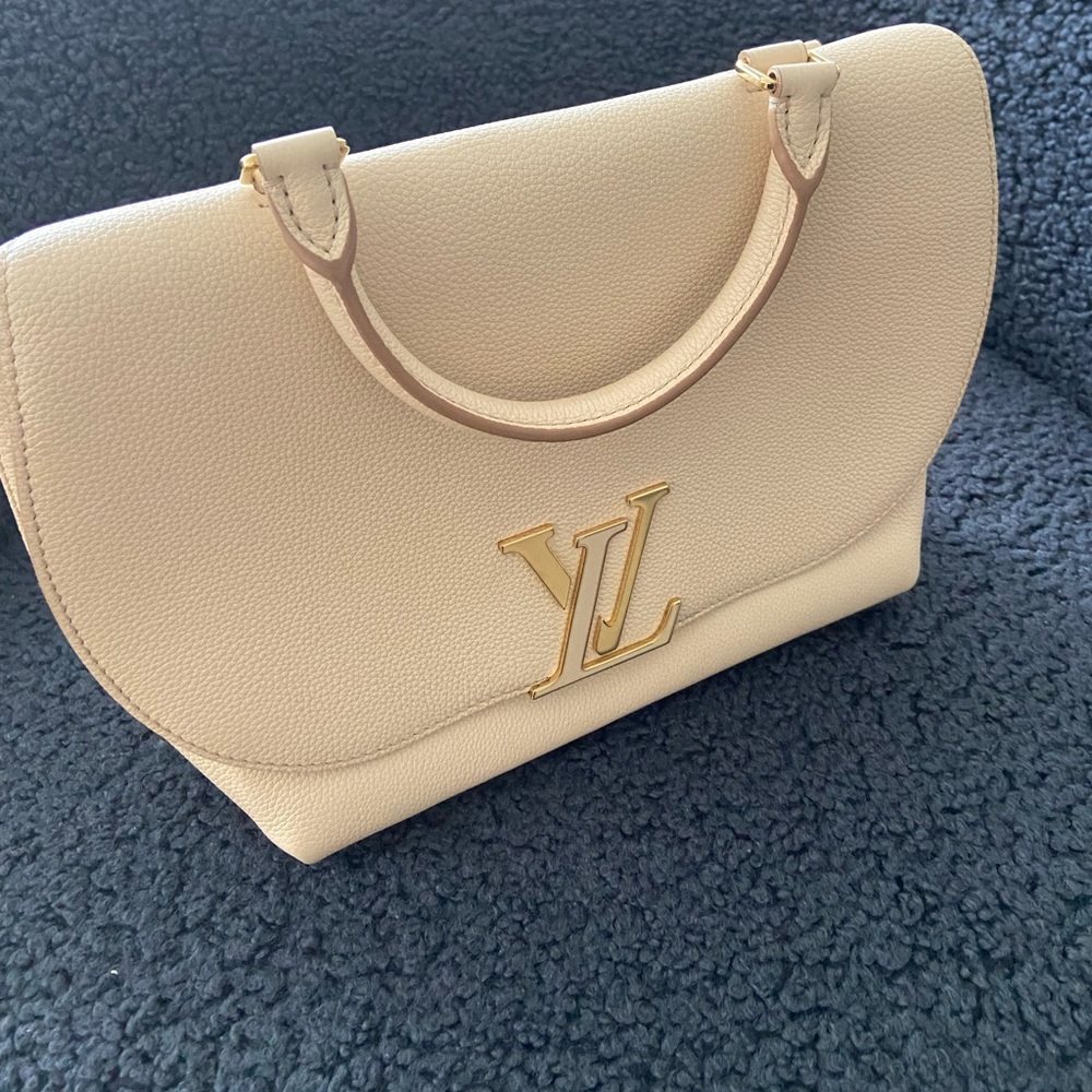 LOUIS VUITTON Taurillon Volta - Picture 2 of 7
